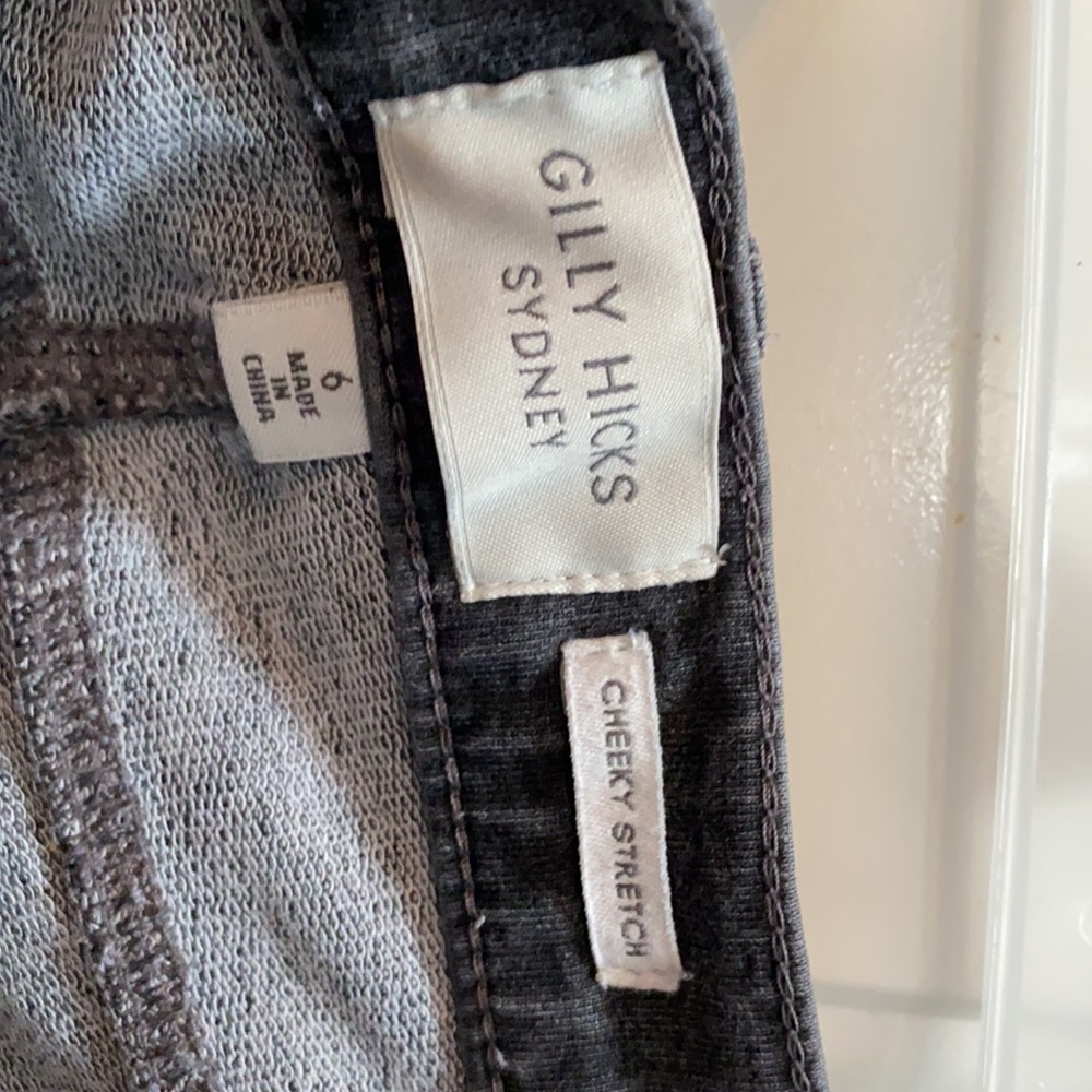Jeans - Picture 2 of 3